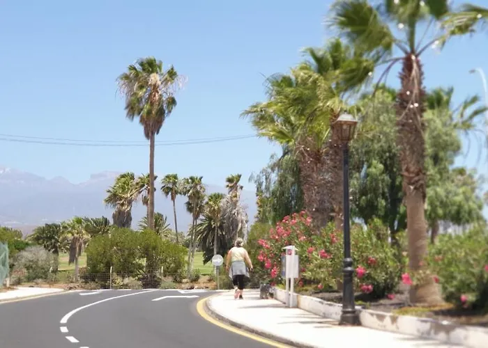 Апартаменты Cosy Well Located Tenerife Sur Golf